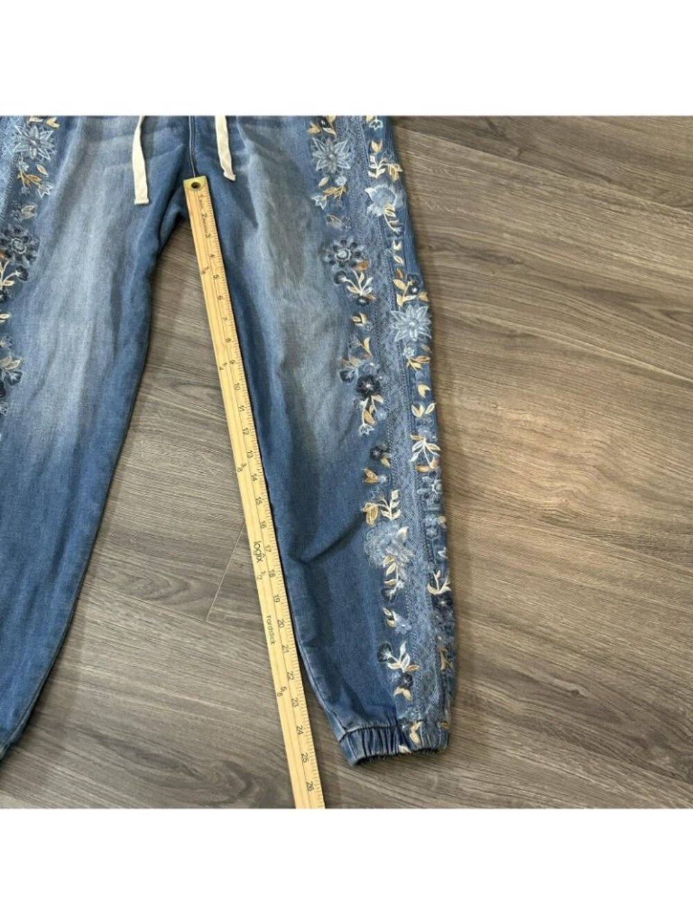 Driftwood Jeans Womens M Blue Embroidered Floral Jogger Tapered Elastic Waist - Picture 10 of 11